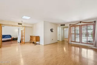 Photo #3: 6917720 Listing