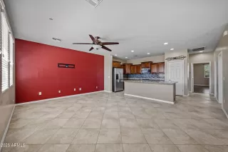 Photo #4: 6917743 Listing