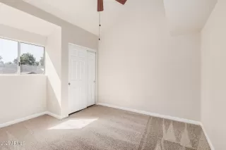 Photo #6: 6917749 Listing 