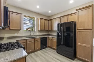 Photo #4: 6917786 Listing