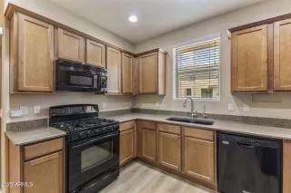 Photo #5: 6917786 Listing