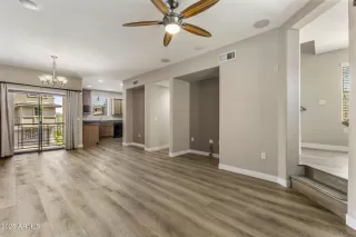Photo #6: 6917786 Listing