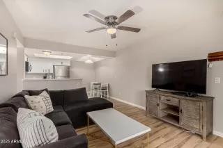 Photo #3: 6917865 Listing