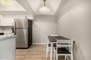 Photo #5: 6917865 Listing