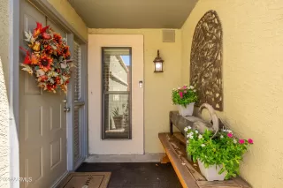 Photo #3: 6917896 Listing