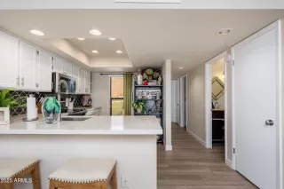 Photo #4: 6917896 Listing