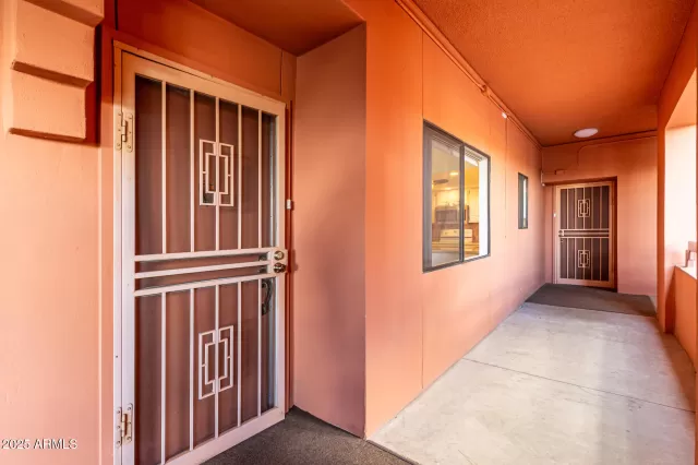 MLS: 6917982 Condo For Sale