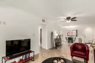 Photo #4: 6917982 Listing