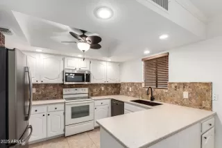 Photo #6: 6917982 Listing