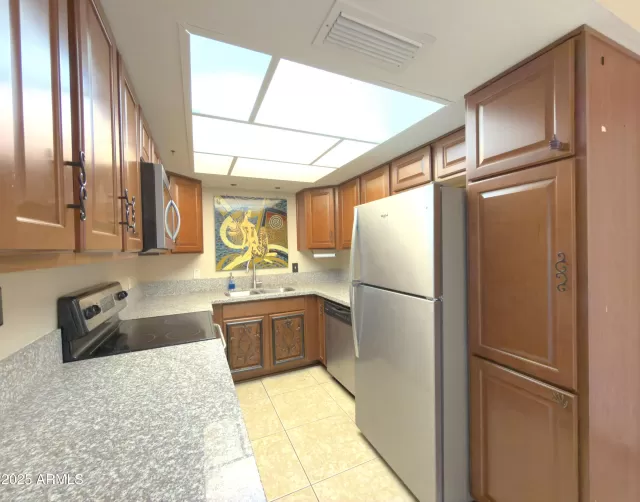MLS: 6918004 Condo For Sale