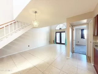 Photo #6: 6918004 Listing