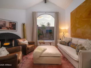 Photo #3: 6918080 Listing