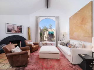 Photo #6: 6918080 Listing