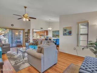 Photo #5: 6918092 Listing