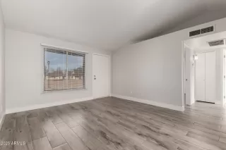 Photo #3: 6918117 Listing