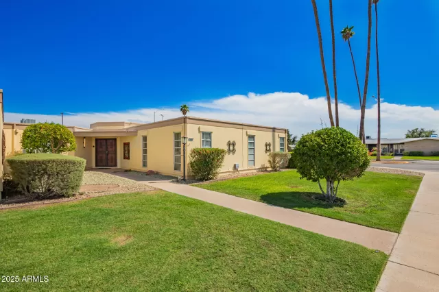 MLS: 6918168 Condo For Sale