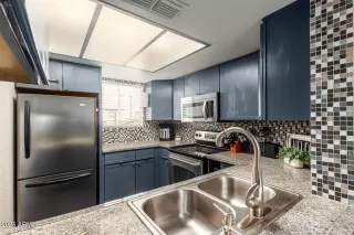 Photo #4: 6918199 Listing