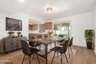 Photo #2: 6918204 Listing