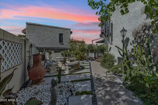 MLS: 6918231 Condo For Sale