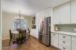 Photo #5: 6918367 Listing