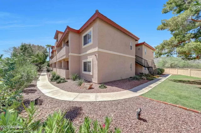 MLS: 6918370 Condo For Sale