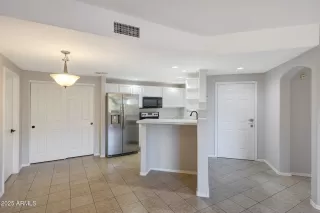 Photo #5: 6918370 Listing 