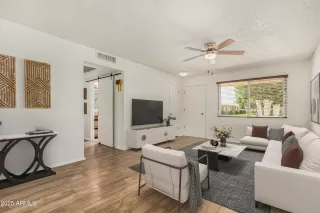 Photo #2: 6918378 Listing