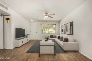 Photo #6: 6918378 Listing
