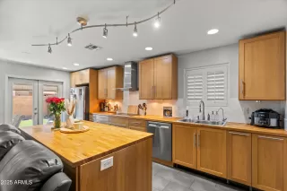 Photo #1: 6918407 Listing 