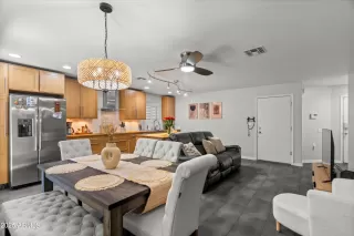 Photo #3: 6918407 Listing 