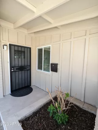 Photo #3: 6918509 Listing