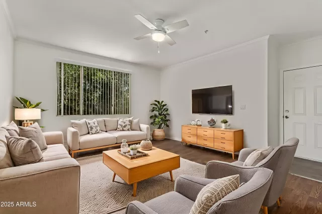 MLS: 6918678 Condo For Sale