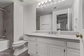 Photo #5: 6918678 Listing