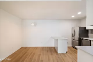 Photo #3: 6918700 Listing