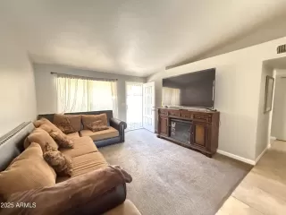 Photo #4: 6918789 Listing 