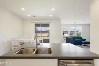Photo #2: 6918849 Listing