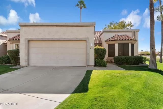 MLS: 6918873 Condo For Sale