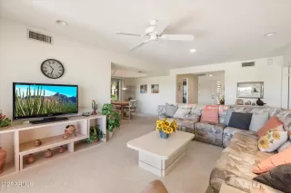 Photo #5: 6918873 Listing