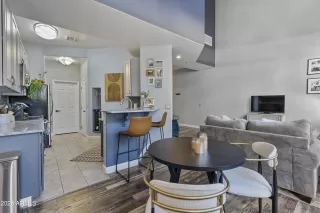 Photo #4: 6918887 Listing 