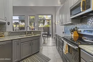 Photo #6: 6918887 Listing 