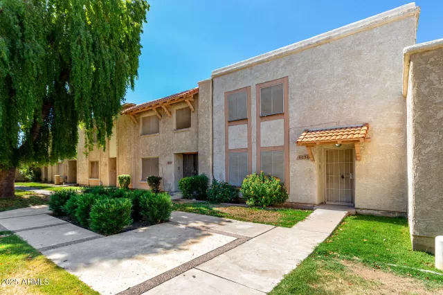 MLS: 6918907 Condo For Sale