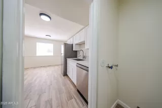 Photo #5: 6918921 Listing 