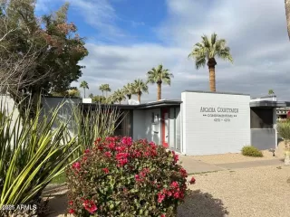 Photo #2: 6918944 Listing