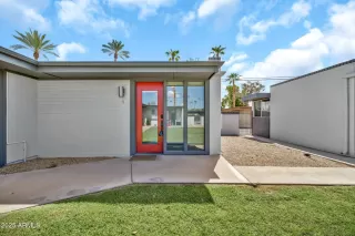 Photo #5: 6918944 Listing