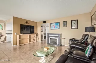 Photo #3: 6918958 Listing