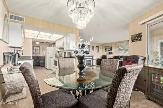 Photo #5: 6918958 Listing