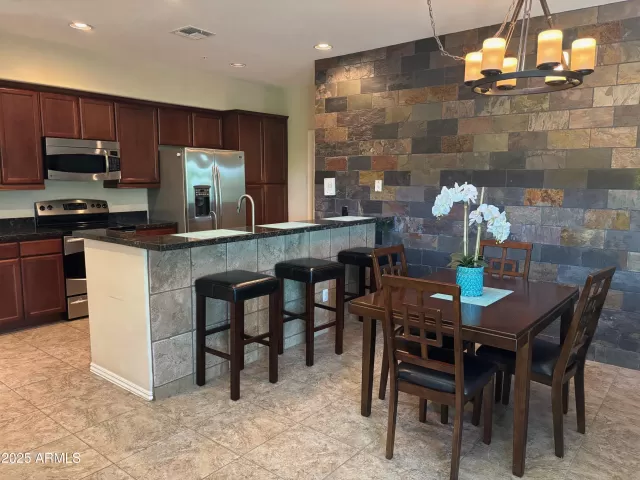 MLS: 6919028 Condo For Sale