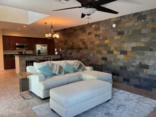 Photo #5: 6919028 Listing 