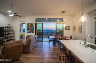 Photo #2: 6919144 Listing