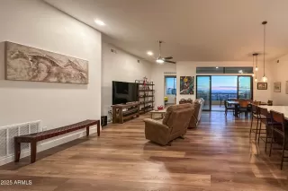 Photo #3: 6919144 Listing